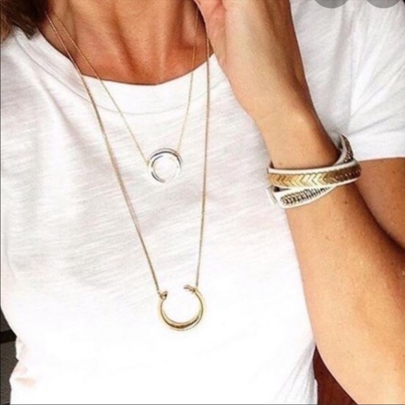 Stella & Dot Gold like Crescent Necklace. - Picture 5 of 5